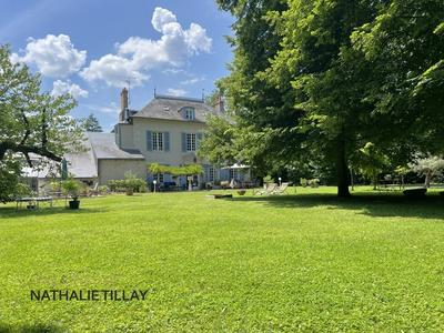 Propriété - 490 m² - 12 pièces