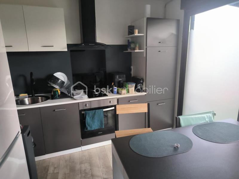 Maison - 240 m² - 10 pièces