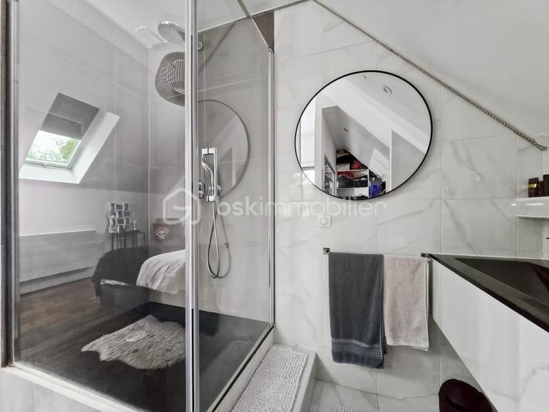 Pavillon - 150 m² - 6 pièces