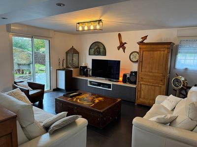 Maison - 251 m² - 6 pièces