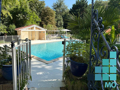 Villa - 330 m² - 6 pièces