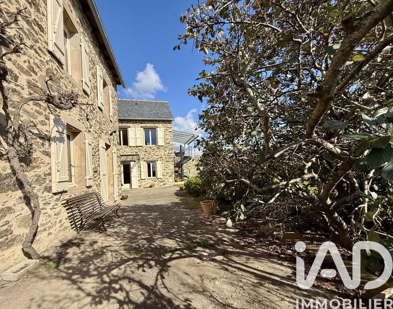 Maison de campagne - 250 m² - 8 pièces