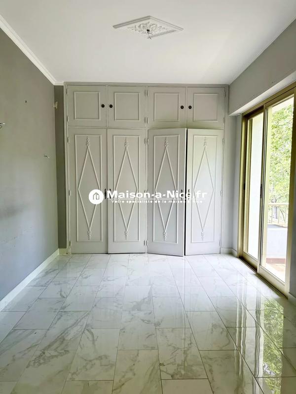 Maison - 320 m² - 6 pièces