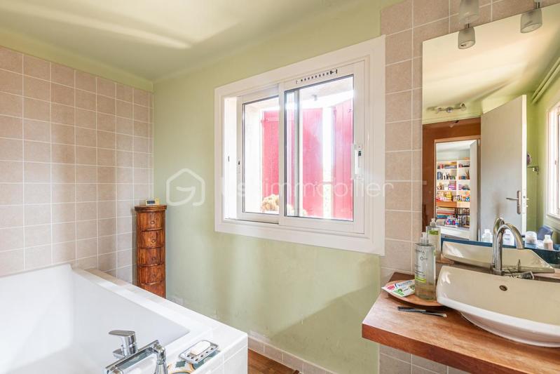 Maison - 265 m² - 10 pièces