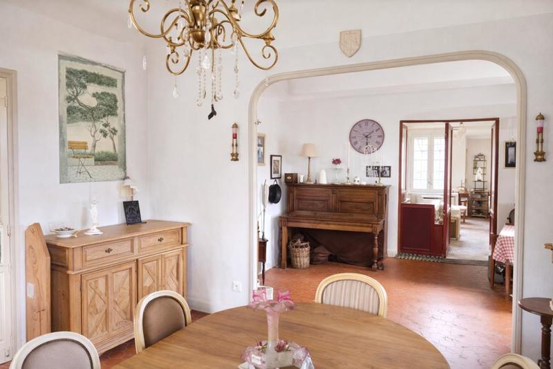 Maison - 220 m² - 6 pièces