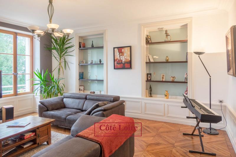 Appartement - 185 m² - 6 pièces