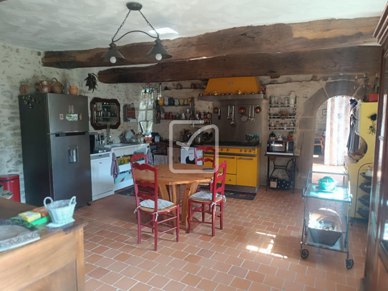 Propriété - 161 m² - 6 pièces