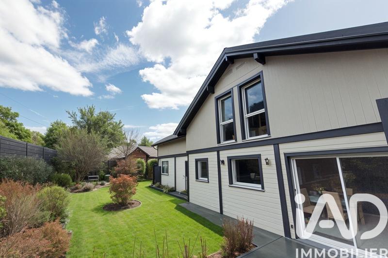 Maison - 165 m² - 8 pièces