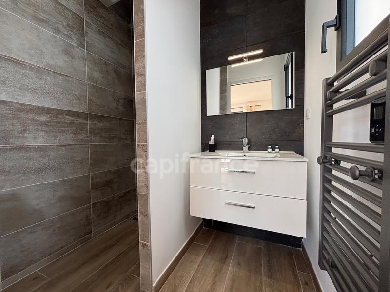 Maison - 200 m² - 6 pièces