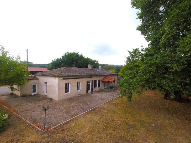 Propriété - 220 m² - 9 pièces