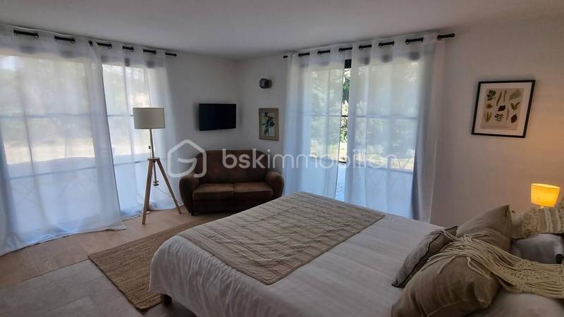 Villa - 300 m² - 7 pièces