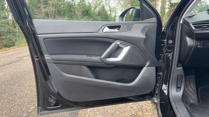 Peugeot 308 II 1.2 PureTech 130 Eat6 Active Business - Automatique