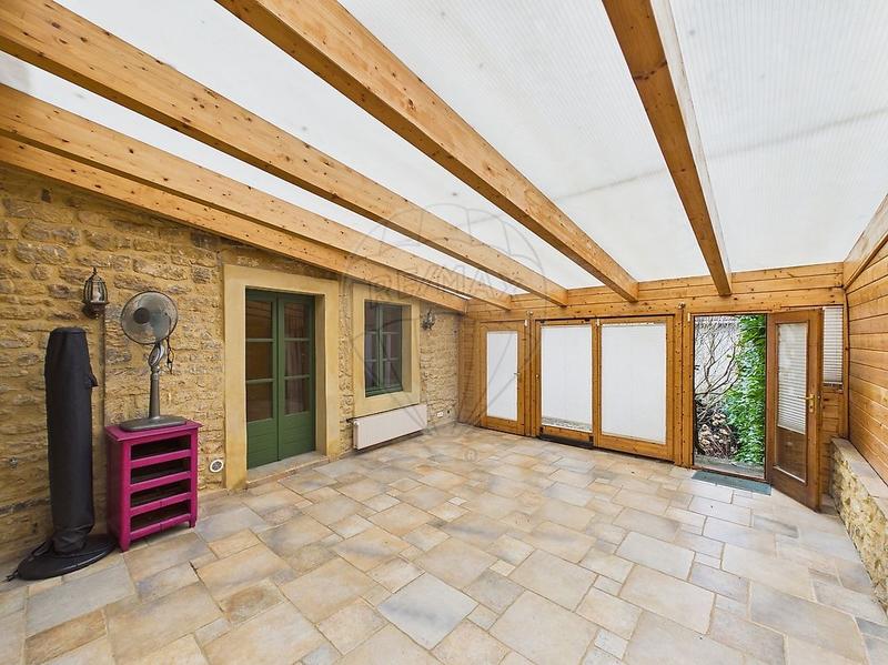 Maison - 240 m² - 12 pièces