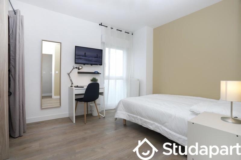 Chambre - 11 m² - 1 pièce