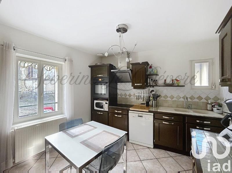 Maison - 215 m² - 9 pièces