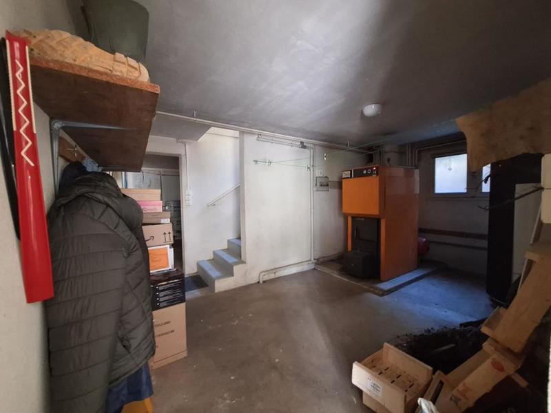 Maison - 225 m² - 9 pièces