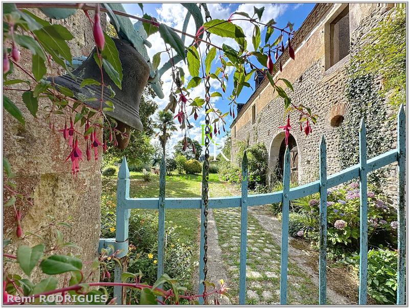 Maison de maîtres - 326 m² - 11 pièces