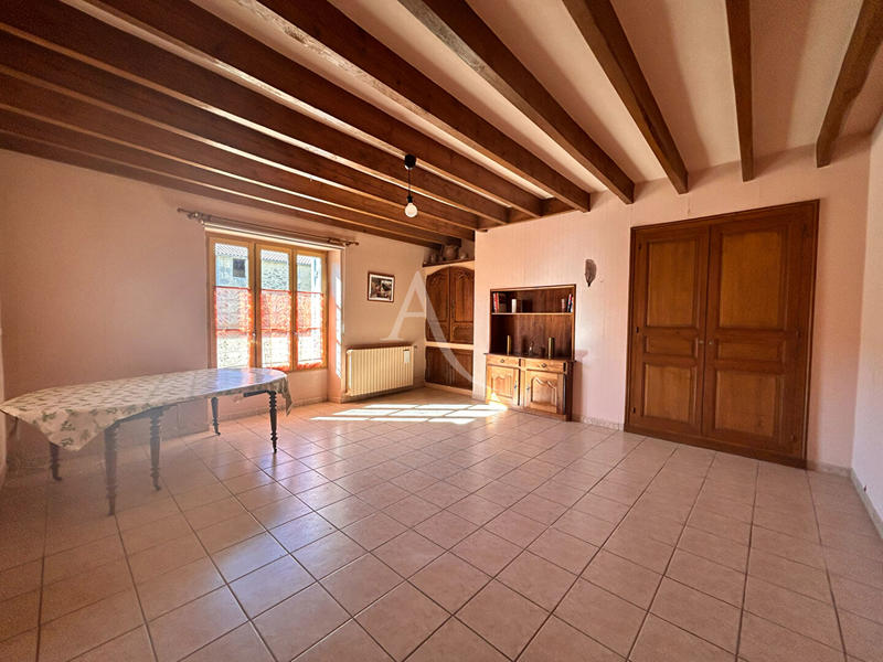 Maison - 260 m² - 9 pièces
