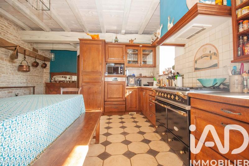 Maison - 280 m² - 8 pièces