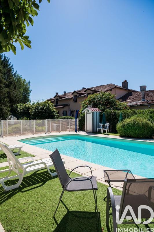 Maison - 294 m² - 18 pièces