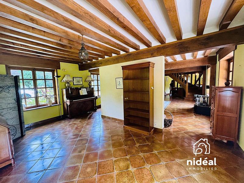 Maison - 373 m² - 16 pièces