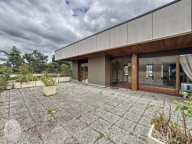 Appartement - 111 m² - 4 pièces