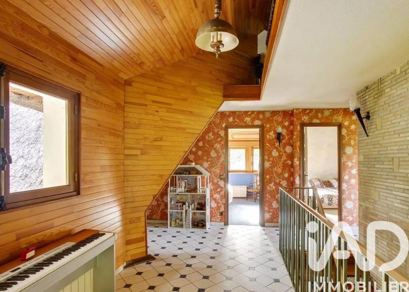 Maison - 251 m² - 9 pièces