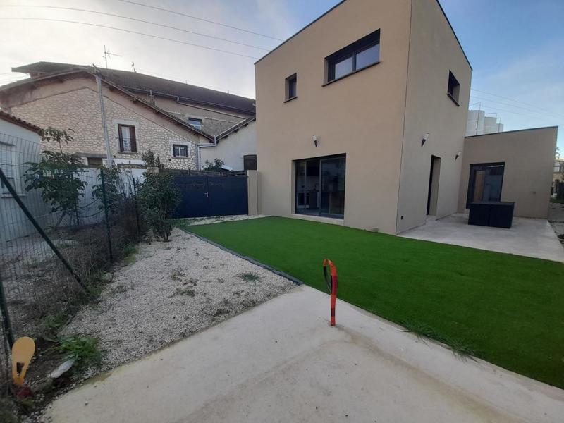 Maison - 88 m² - 4 pièces