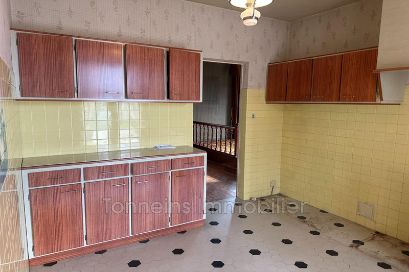 Maison - 3 370 m² - 5 pièces