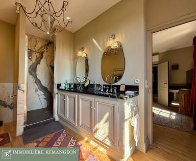 Maison de ville - 206 m² - 7 pièces