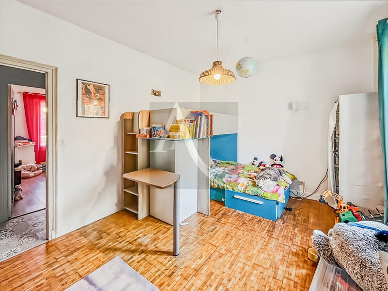 Maison - 180 m² - 6 pièces