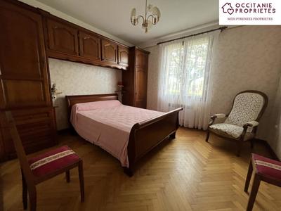 Maison - 221 m² - 8 pièces