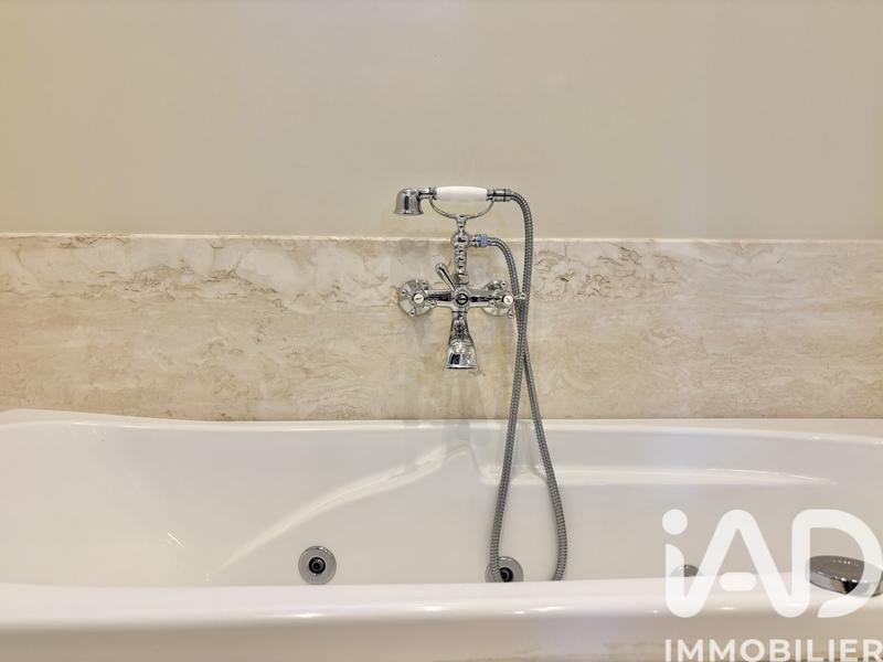 Maison - 200 m² - 7 pièces