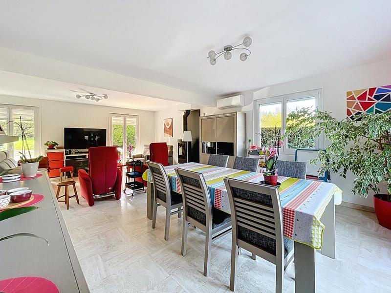 Maison - 178 m² - 8 pièces