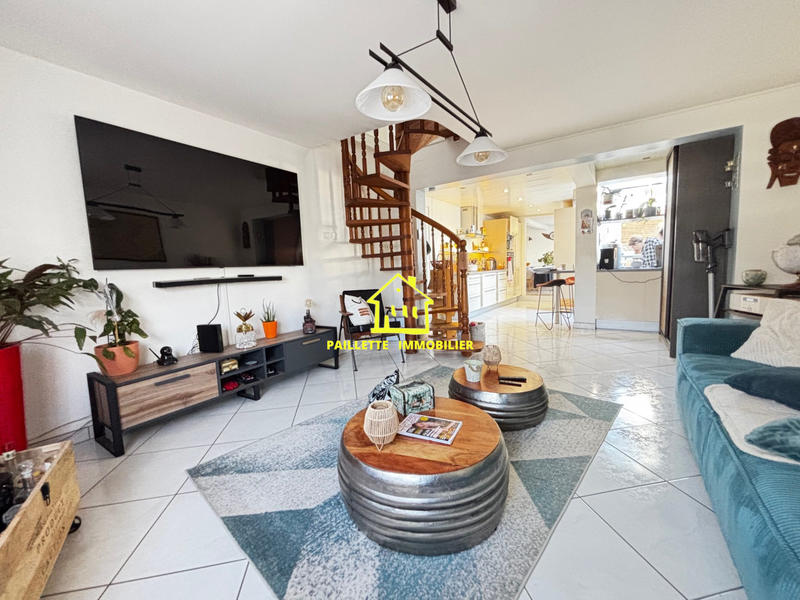 Maison - 93 m² - 4 pièces