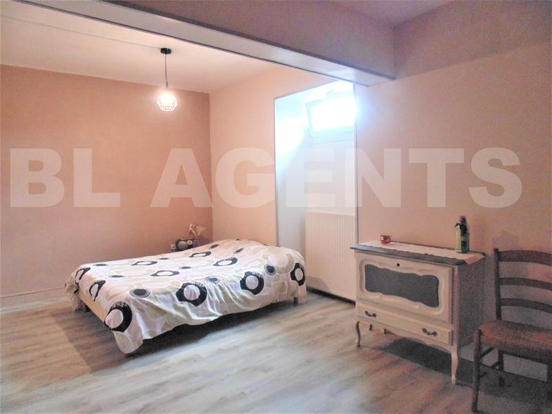 Maison - 240 m² - 6 pièces