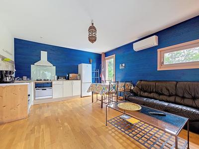 Maison - 170 m² - 9 pièces