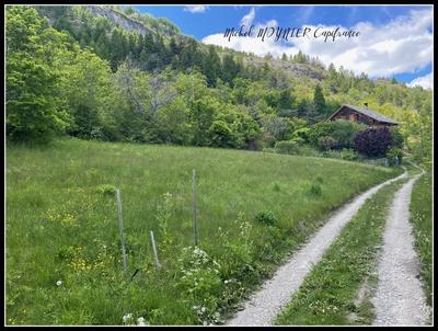 Terrain constructible - 744 m²