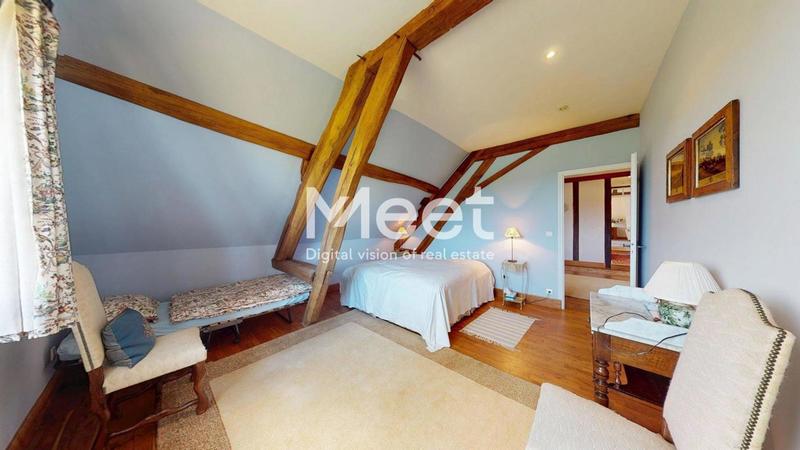 Maison - 561 m² - 15 pièces