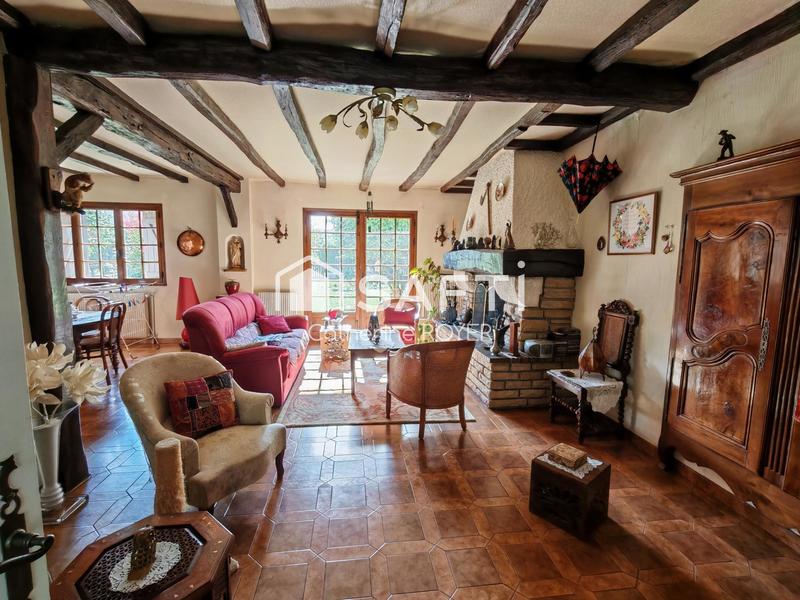 Maison - 202 m² - 8 pièces