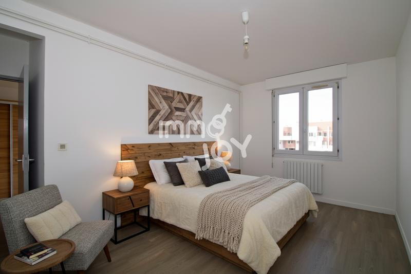 Appartement - 100 m² - 6 pièces