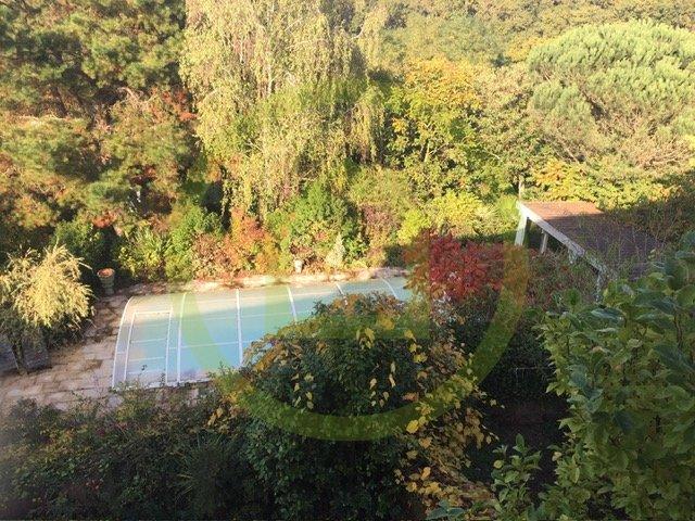 Maison - 310 m² - 17 pièces