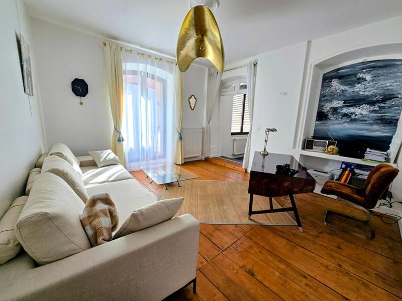 Maison - 460 m² - 13 pièces