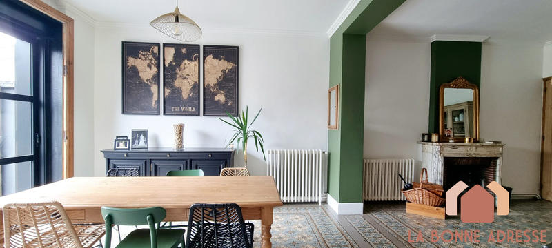 Maison - 251 m² - 7 pièces