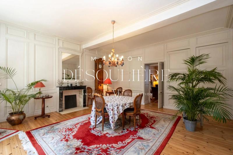 Maison de ville - 300 m² - 7 pièces