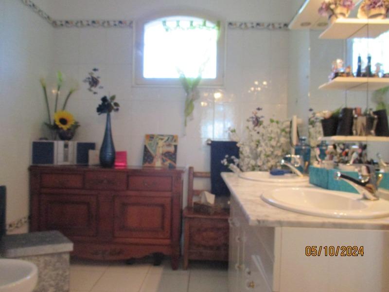 Maison - 186 m² - 8 pièces