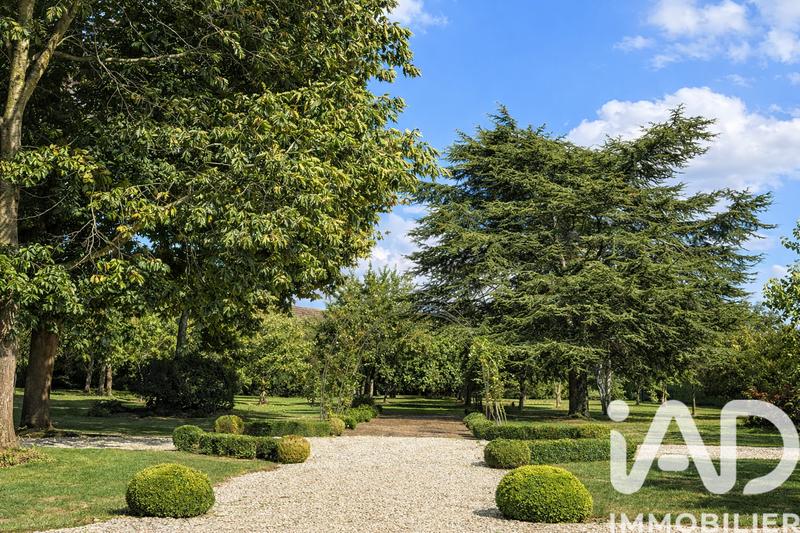 Maison - 236 m² - 7 pièces