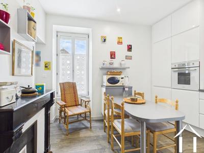 Maison - 198 m² - 8 pièces