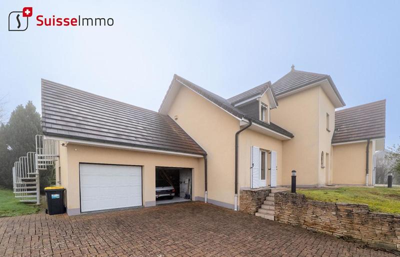 Maison - 200 m² - 7 pièces