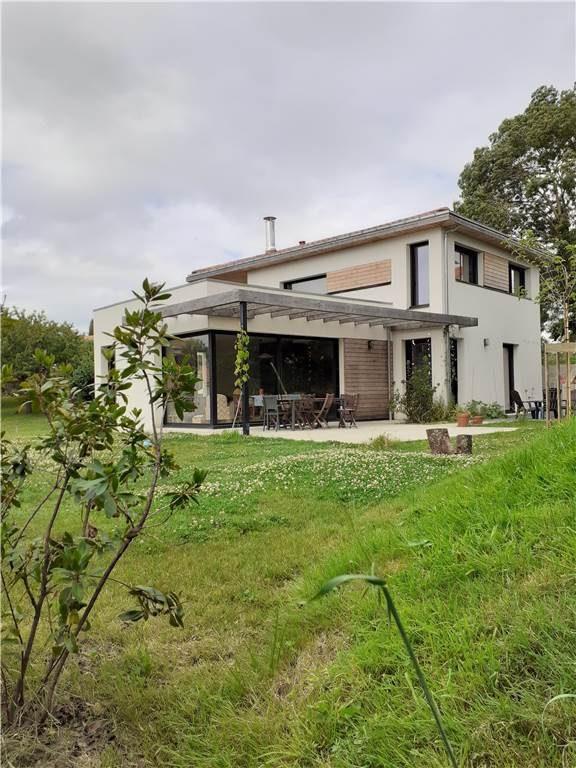 Maison - 152 m² - 6 pièces